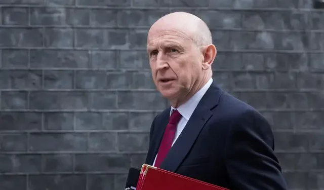 İngiltere, kendi sularındaki Rus denizaltılarını caydırmak için asker gönderdiğini açıkladı