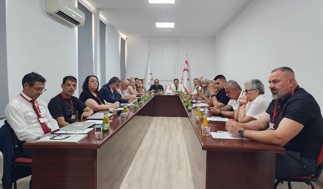 Kıbrıs Türk Kızılay Genel Başkanı Sezai Sezen oldu