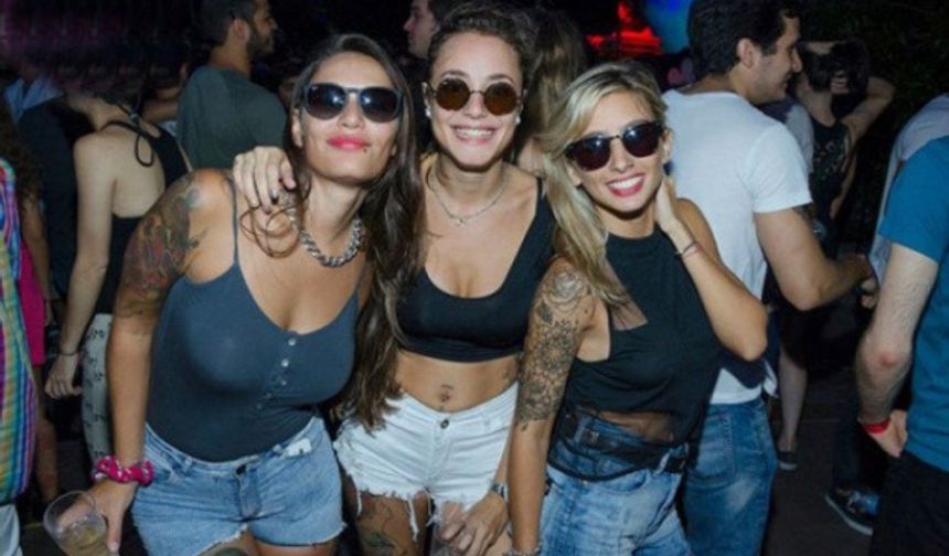 Tatilin en önemli yanlarından biri de kuşkusuz eğlence. Özellikle gece hayatının kalbinin attığı kentler, buralara gelen turistleri cezbediyor. İşte dünyanın en iyi gece hayatına sahip kentleri...

Buenos Aires, Arjantin

Arjantin&#039;in başkenti Buenos Aires sadece tango ve edebiyatı ile ünlü değil. İddialı bir gece hayatına sahip olan kentin en ünlü mekanlarından birisi Niceto in Palermo. Özellikle La Boca caddesinde hafta sonu toplanan insanlar bölgedeki gece kulüplerinde sabaha kadar eğleniyor.