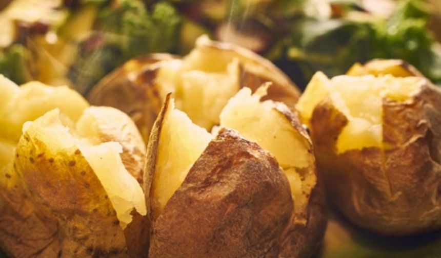 Patates     
Buzdolabında tutulan patatesin tadı ve dokusu kötü etkilenir. Yavaş yavaş bozulmaya başlar fakat buzdolabında olduğu için görüntüsünde bir değişme olmaz. Görüntüsünde bir değişim olmadığı için bozulduğu anlaşılmaz ve tüketildiğinde çeşitli sağlık sorunlarına yol açar.