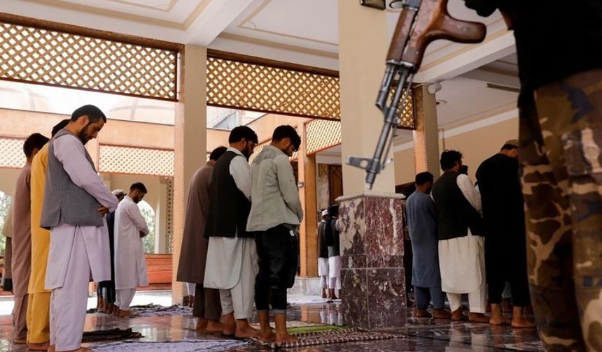 Afganistan'da Bir Camide Düzenlenen Saldırıda 6 Kişi Hayatını Kaybetti