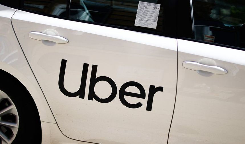 Londra'daki Taksi Şoförlerinden Uber'e 250 Milyon Sterlinlik Dava