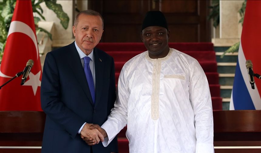 Türkiye Cumhurbaşkanı Erdoğan, Gambiya Cumhurbaşkanı Barrow İle Telefonda Görüştü