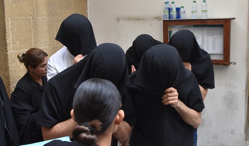 Girne'de tanıştıkları 18 yaşındaki kıza tecavüz ettikleri iddia edilen 5 kişiye ek tutukluluk