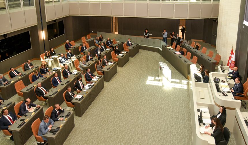 Meclis'in yapımı 3 yılda tamamlanan binası bugün faaliyete geçti…