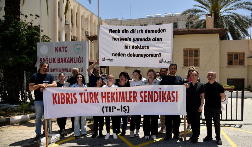 Tıp-İş’ten hekimlerin görev yeri değişikliğine tepki… “Hizmeti geliştirmekten çok siyasi bir yaklaşım”