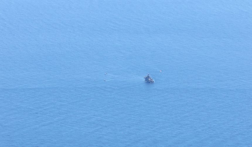 Türk Deniz Kuvvetlerine ait helikopter Antalya açıklarında acil iniş yaptı