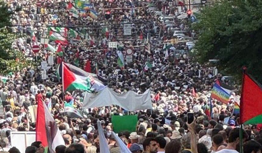 İtalya'da muhalefet partileri "Gazze'de katliamı durdurun" çağrısıyla yürüdü