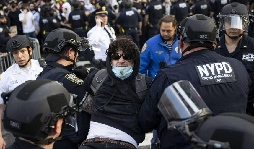 New York'taki eylemlerde.. 65 kişi gözaltına alındı