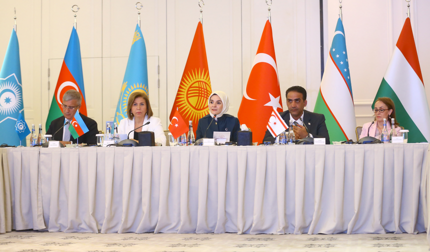 Bakü'de “TDT Ülkelerinde Aileyi Destekleyici Politikalar” etkinliği düzenlendi