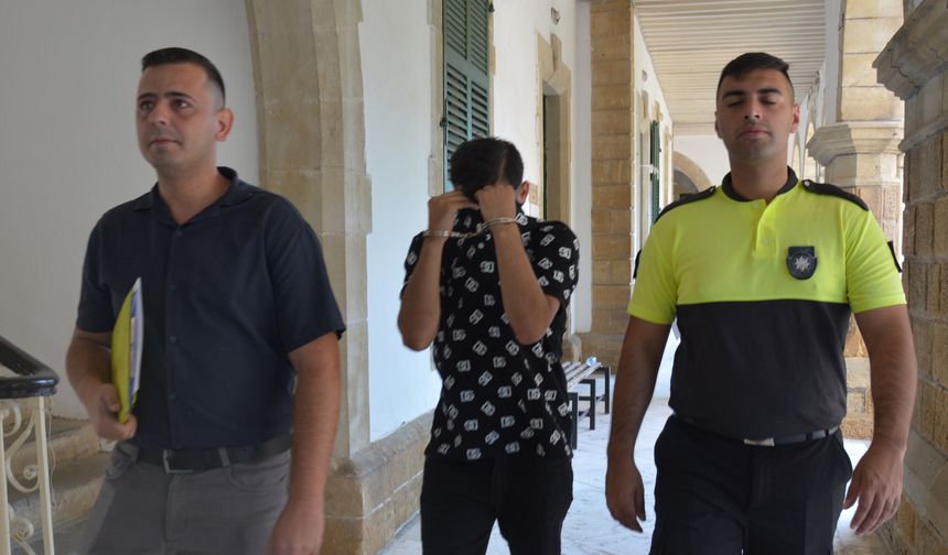 Ercan Havalimanı'nda Şort Cebinden Mermi Çıkan Yolcu Tutuklandı