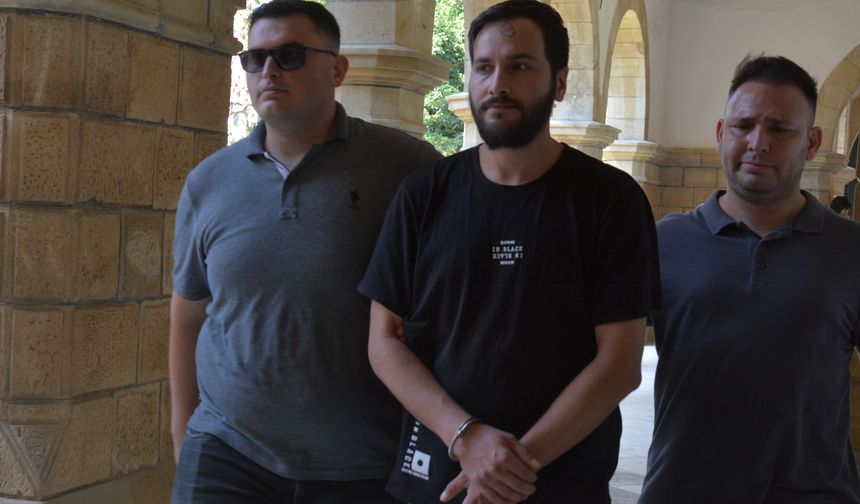 Araçtan Binlerce Lira ve Döviz Çaldı: Zanlı Gözaltında