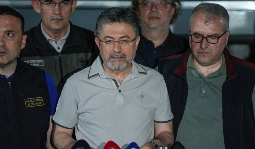 Türkiye Tarım ve Orman Bakanı Bakan Yumaklı, orman yangınlarına ilişkin son durumu paylaştı
