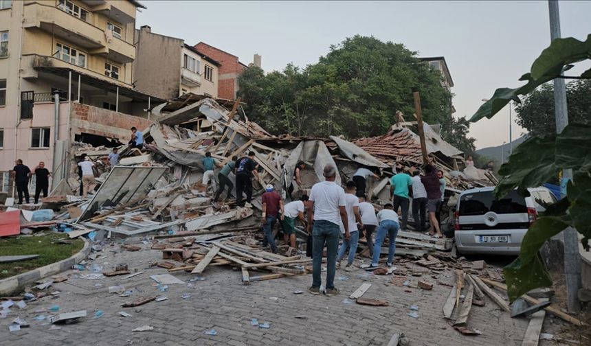 Balıkesir'de 6,1 büyüklüğündeki depremin ardından 786 artçı sarsıntı kaydedildi