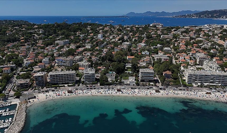 Fransa'nın 14 vilayeti yüksek hava sıcaklıkları nedeniyle "kırmızı" alarmda
