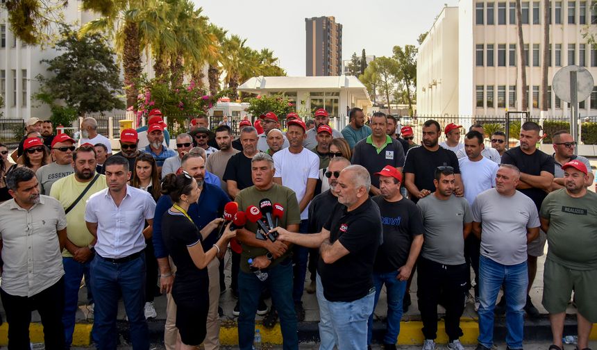 KOOP-SEN grevi ikinci gününde… Başbakanlık önünde eylem yapılıyor
