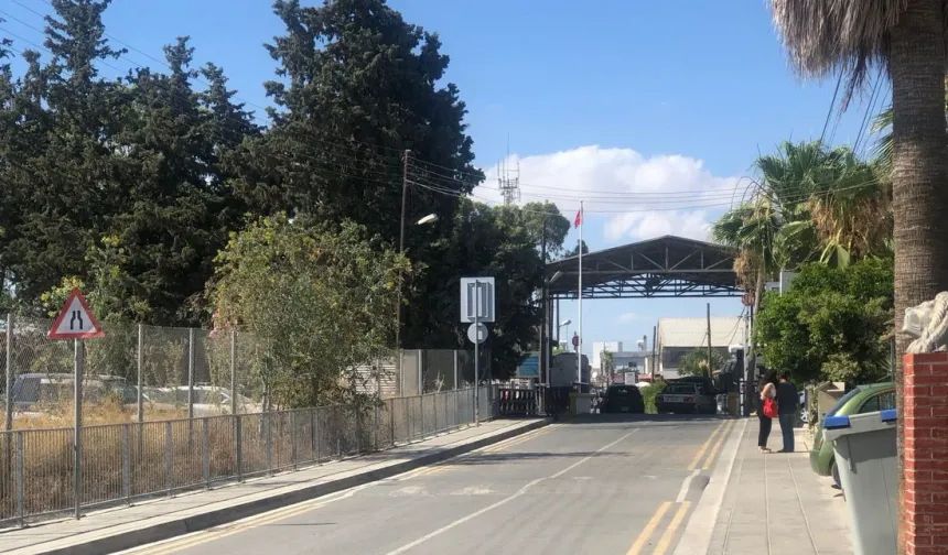 Güney Kıbrıs polisinden sınır kapılarındaki uygulamalarla ilgili açıklama