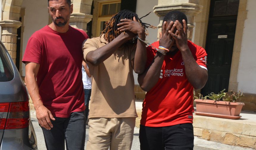 Lefkoşa’daki Uyuşturucu Operasyonunda 60 Gram Uy*şturucu ile Yakalanan İki Zanlı Mahkemeye Çıkarıldı