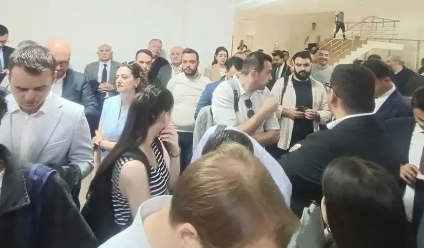 CHP'nin 38. Olağan Kurultayı ve 21. Olağanüstü Kurultayı'nın iptaline ilişkin dava ertelendi