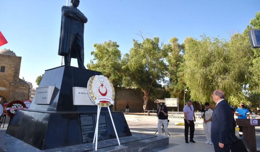 19 Eylül Gaziler Günü nedeniyle Lefkoşa Atatürk Anıtı önünde tören düzenlendi