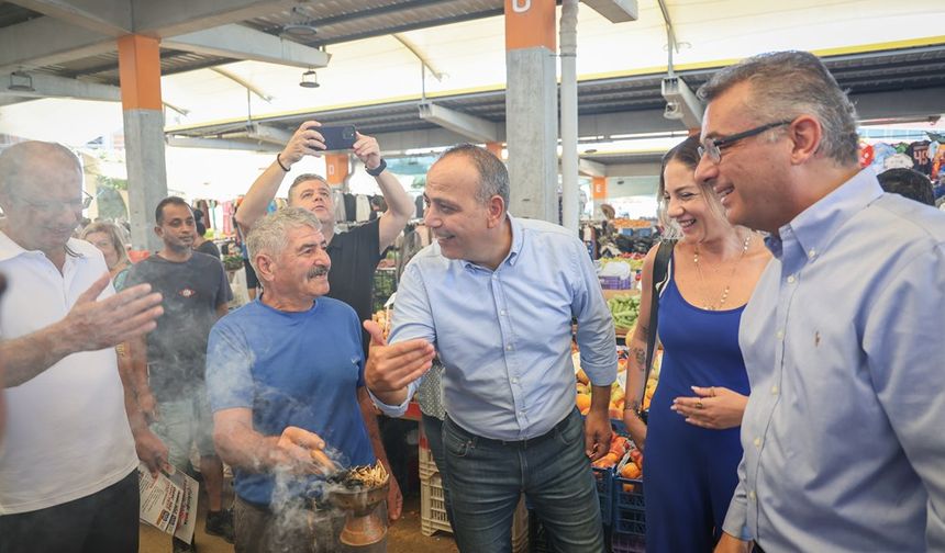 Erhürman, Lefkoşa Açık Pazar’ı ziyaret etti