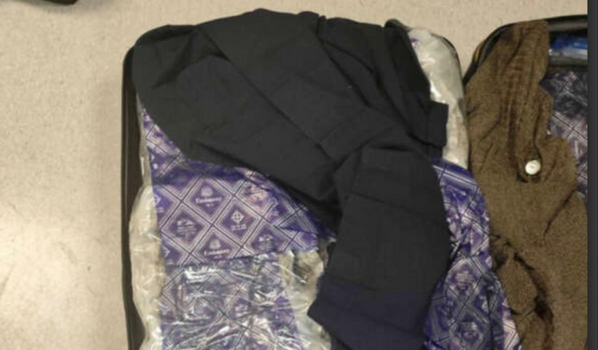Larnaka Havalimanı’nda yolcu beraberi 24,5 kilo uyuşturucu bulundu