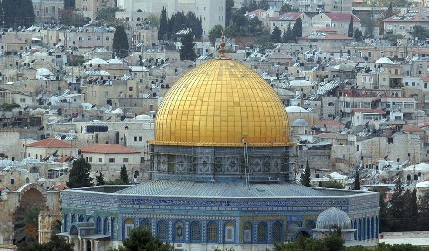 İsrail'den Mescid-i Aksa hatibi Şeyh Muhammed Serendah'a Aksa'ya giriş yasağı