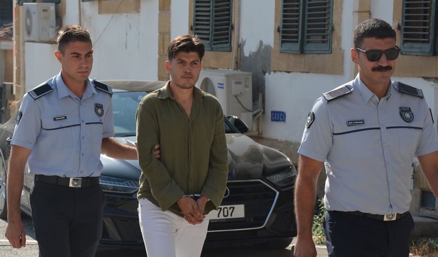 Ercan Havaalanı’nda uy*şturucu ile yakalanmaktan itham edilen zanlı cezaevine gönderildi