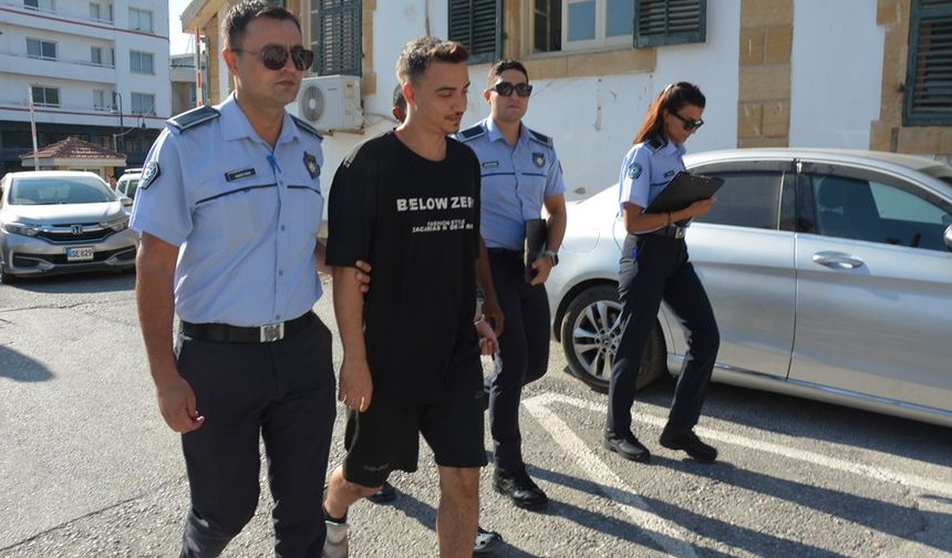 Ev Arkadaşının Parasını ve Pasaportunu Çaldı, Casinoda Harcadı