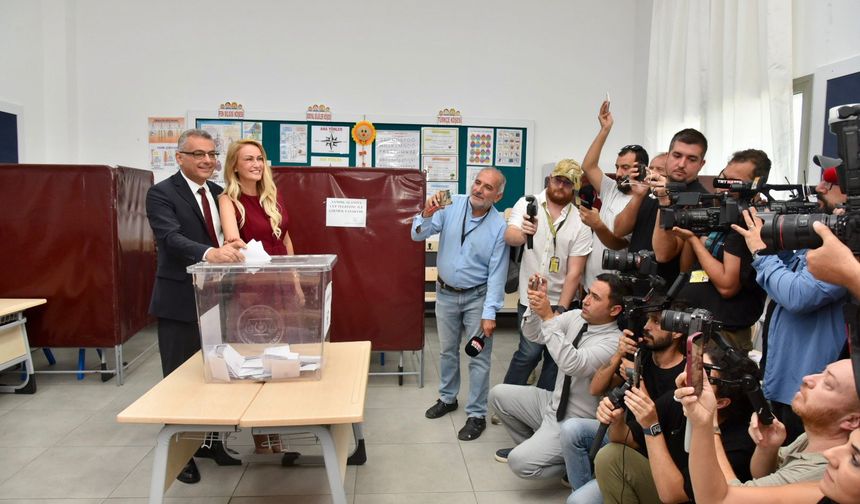 CTP Genel başkanı ve cumhurbaşkanı adayı Erhürman oyunu kullandı