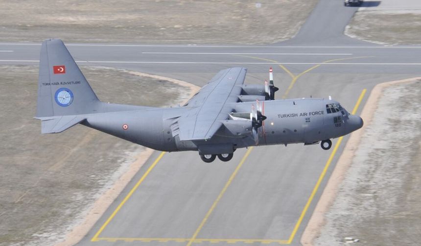 Gürcistan'da düşen askeri kargo uçağında şehit olan askerlerin naaşlarını taşıyan uçak Tiflis'ten ayrıldı