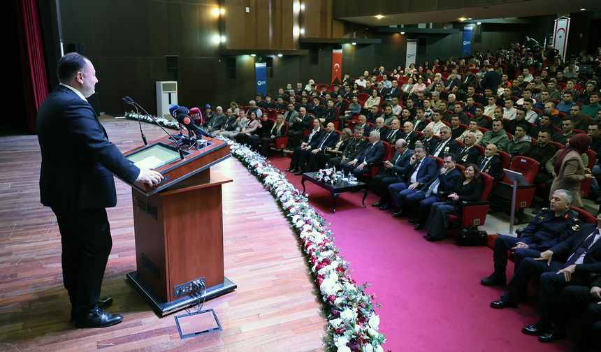 Öztürkler: “Türk askeri Kıbrıs’ta sonsuza dek kalacak. Ay yıldızlı bayraklarımız Beşparmak Dağları’nda dalgalanacak”