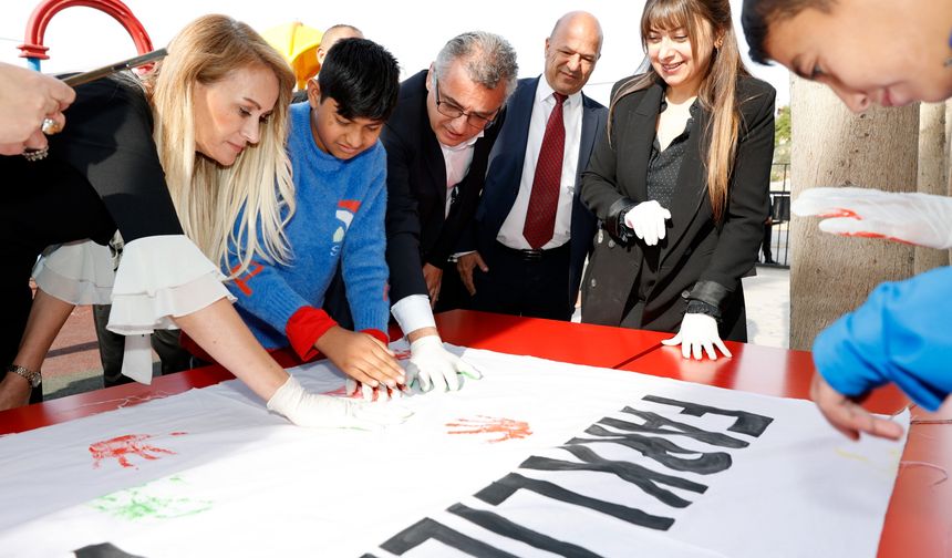 Erhürman çifti Lefkoşa Özel Eğitim ve İş Eğitim Okulu öğrencileriyle bir araya geldi