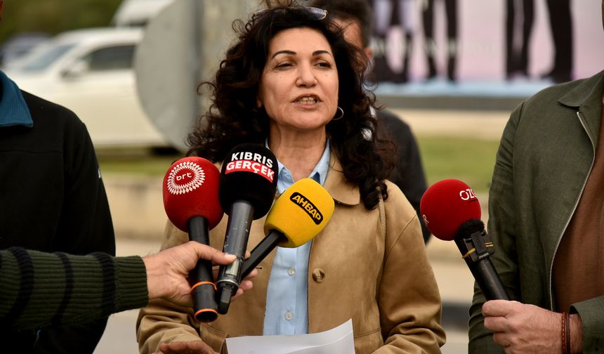 KTOEÖS, Başbakanlık ışıklarında eylem yaptı