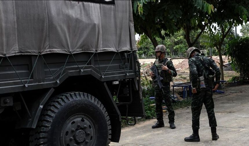 Tayland, Kamboçya’ya hava saldırısı yaptı