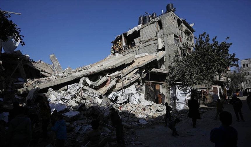 İsrail, ateşkese rağmen Gazze'de saldırılarını sürdürüyor