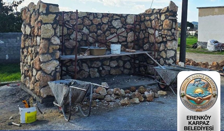 Dipkarpaz’a taş otobüs durakları inşa edildi