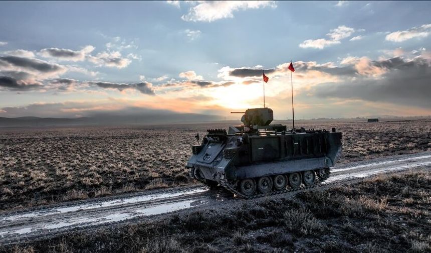 Türkiye'nin ilk elektrikli zırhlı personel taşıyıcısı E-ZPT görücüye çıktı