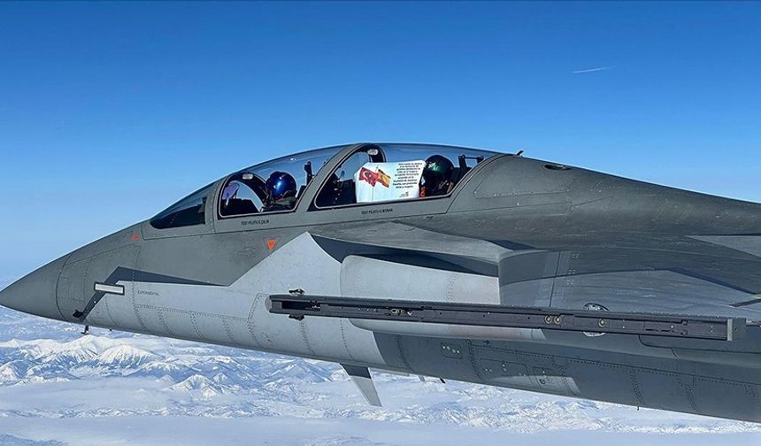 HÜRJET'ler İspanya'daki tren kazası kayıpları anısına uçtu