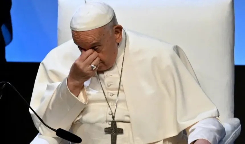 Epstein'in eli Papa Francis'e kadar uzanmış