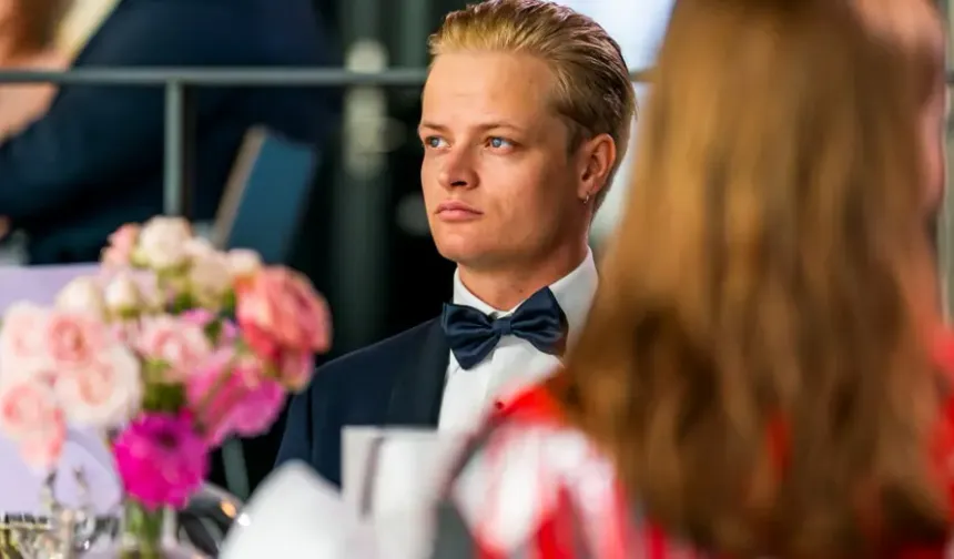 Mağdurlar tecavüz ile suçluyor. Norveç Prensesi'nin oğlu çizim yapıyor