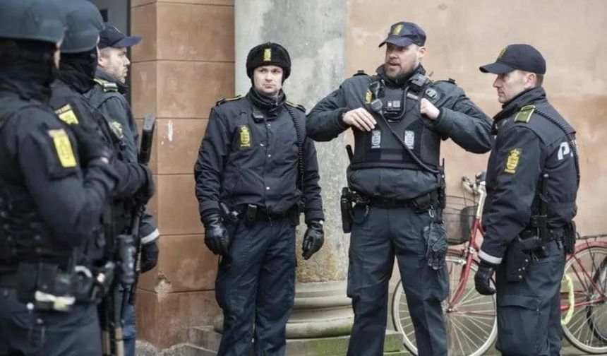 Danimarka, usulsüz kayıt nedeniyle İran bayraklı bir gemiyi alıkoydu