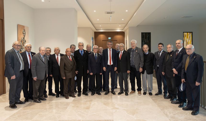 Cumhurbaşkanı Erhürman, TMT Mücahitler Derneği yetkililerini kabul etti