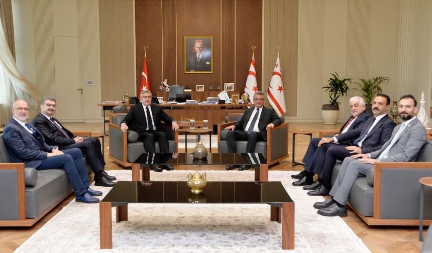 Cumhurbaşkanı Erhürman, AK Parti Genel Başkan Yardımcısı Hüseyin Yayman ve beraberindeki heyeti kabul etti