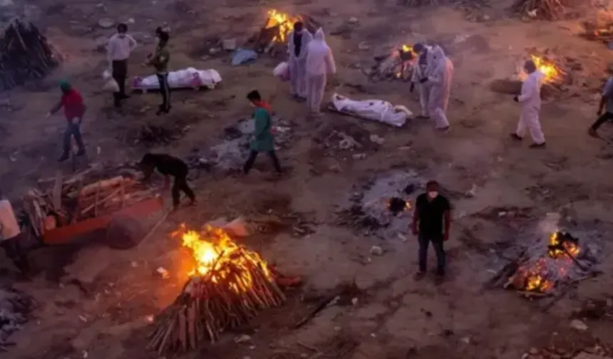 Hindistan'da kan donduran vahşet: 'Cadı' iddiasıyla anne ve 10 aylık bebeği yakıldı