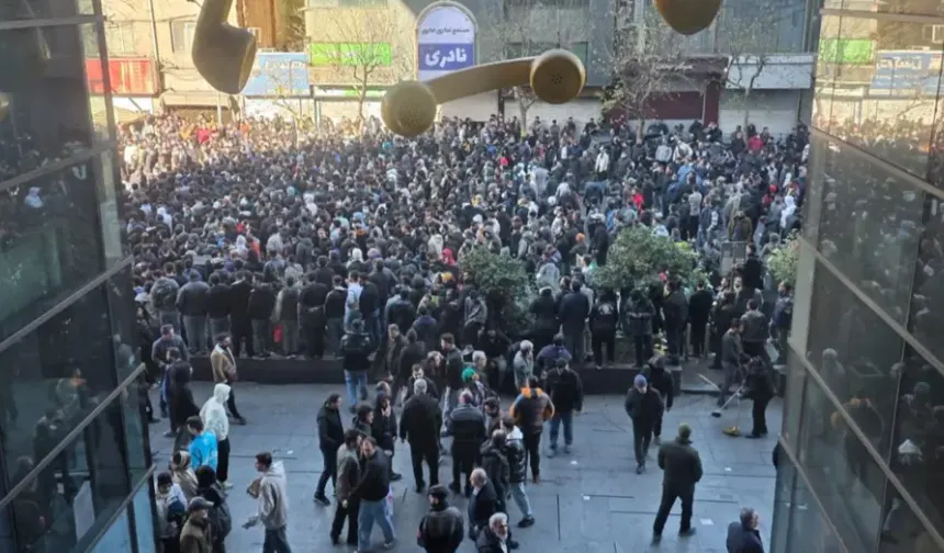 İran'da protestolarla bağlantılı bir kişiye idam cezası iddiası