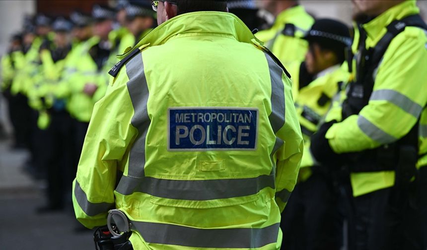 Londra polisi, Epstein bağlantılı eski Büyükelçi'nin soruşturması kapsamında iki adreste arama yaptı