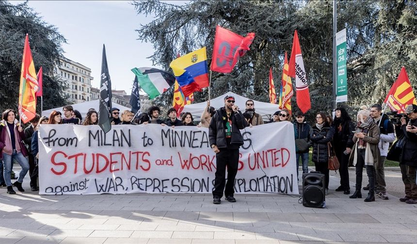 İtalya'da Milano-Cortina Kış Olimpiyatları öncesinde "ICE"ın varlığı protesto edildi