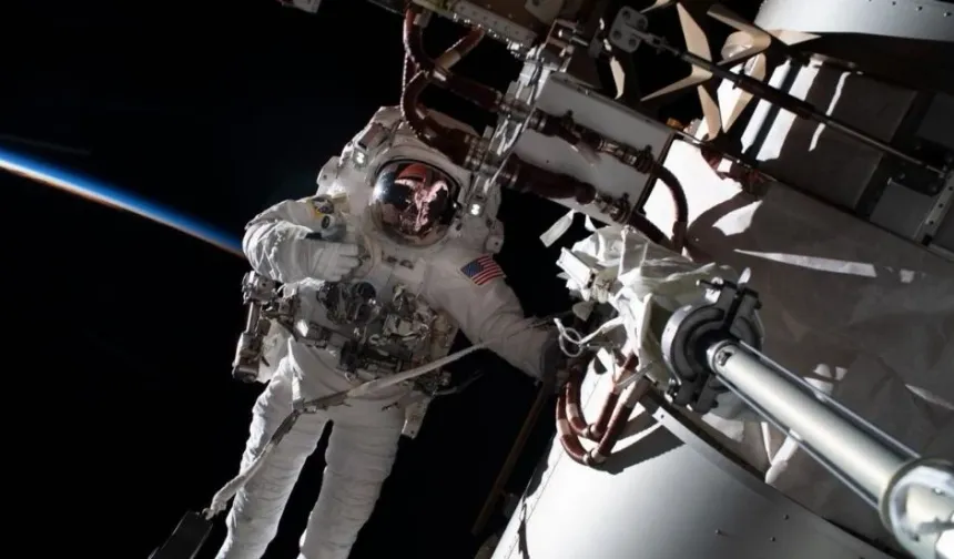 NASA astronotların akıllı telefon kullanmasına izin verecek