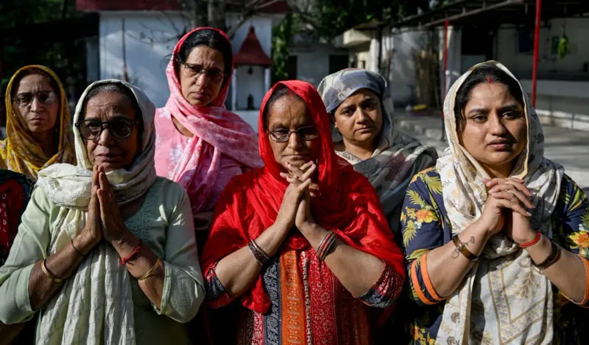 Dünyanın en büyük nüfus sayımı başlıyor. Bir yıl sürecek, kapı kapı gezilecek